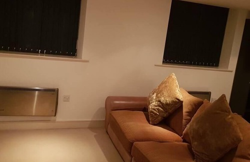 Grange Moor Apartment | Comfy 1-Bed Apartment in Huddersfield