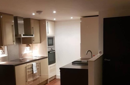 Grange Moor Apartment | Comfy 1-Bed Apartment in Huddersfield