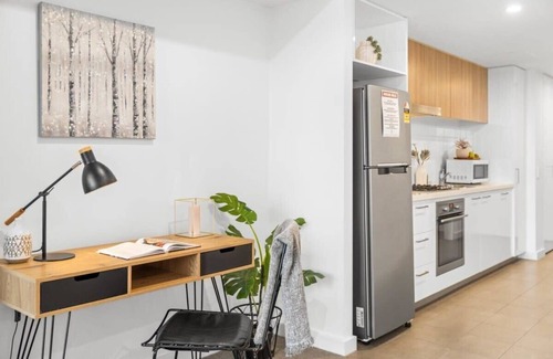 Adelaide Central Business District Condo | Comfy 1BR Next to Pool/fabulous view/WIFI/