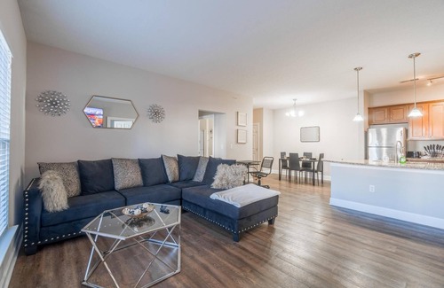 Westerville Apartment | Comfy 2 Bedroom King Bed Apartment Near Polaris
