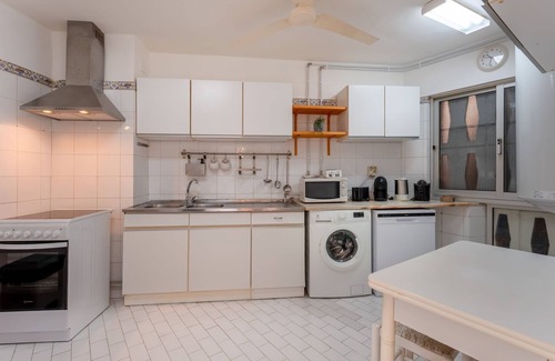 Portimao Apartment | Comfy 3 BDR Flat W/Pool & Balcony by LovelyStay