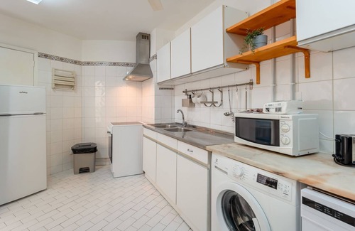 Portimao Apartment | Comfy 3 BDR Flat W/Pool & Balcony by LovelyStay