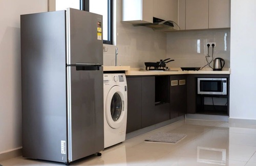 Johor Bahru Apartment | Comfy 3BR Apt in Danga Bay, FREE Parking, Sea View