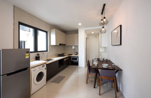 Johor Bahru Apartment | Comfy 3BR Apt in Danga Bay, FREE Parking, Sea View