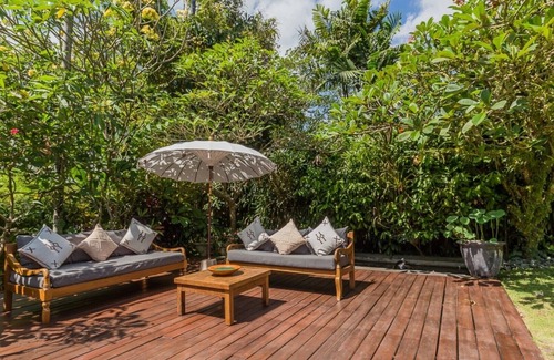 Batubelig Villa | Comfy 3BR Villa Close to Beach W/Great Pool, Bali Villa 2214