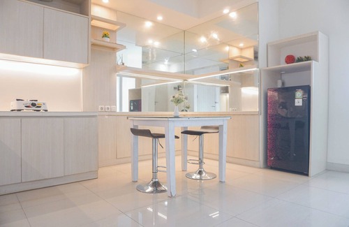 Pekayon Jaya Apartment | Comfy And Modern 2Br Grand Kamala Lagoon Apartment