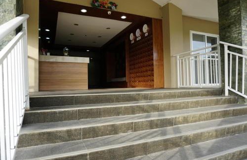 Mactan Export Processing Zone Apartment | Comfy condo unit 5mins from Mactan Airport+Netflix