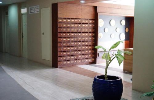 Mactan Export Processing Zone Apartment | Comfy condo unit 5mins from Mactan Airport+Netflix