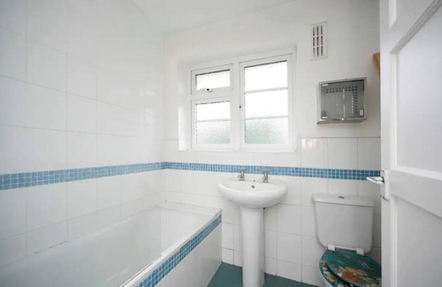 Leyton Bed & Breakfast | Comfy Double Room Near the Underground