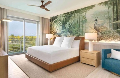 Nassau Hotel | Comfy Escape | Unit w/Kitchenette, Onsite Pool, Water Park, Pets Allowed!