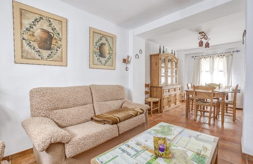 Carcabuey House | Comfy Holiday Home in Carcabuey with Patio