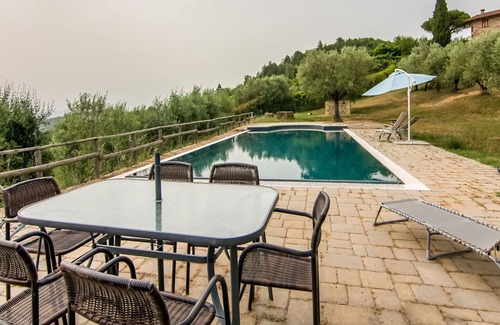 Montone Apartment | Comfy Holiday Home in Montone with private pool and garden
