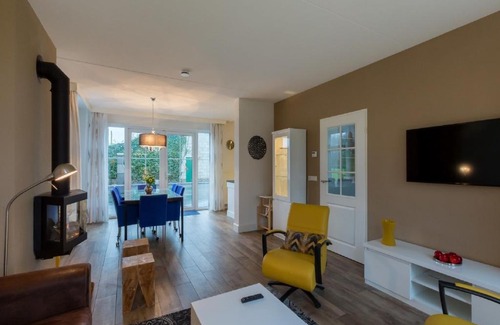 Oostkapelle House | Comfy holiday home in Oostkapelle with garden