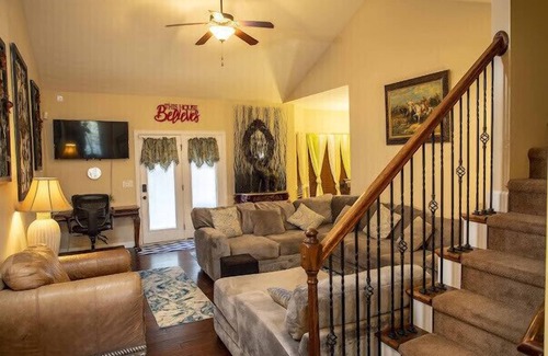 Radcliff House | Comfy home in military community