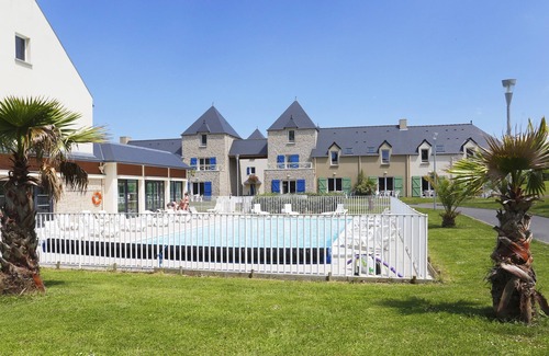 La Guymauviere-La Hulotais-La Bourelais House | Comfy House near the Centre | Private Entrance!