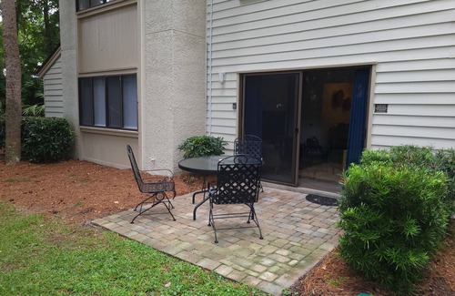 Hilton Head Island Villa | Comfy Island House Villa - Just a Walk to the Beach & Coligny