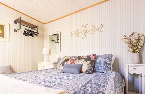 Polson House | Comfy lake vaca for 6. Spend your summer exploring gorgeous Flathead Lake!