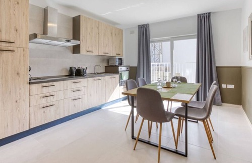 Pieta Apartment | Comfy living in central 2BR home with WIFI & AC