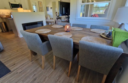 Forks House | Comfy PNW escape in town - quiet and peaceful, perfect for exploring Olympic NP