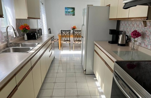 Agincourt House | Comfy rooms near Agincourt Go