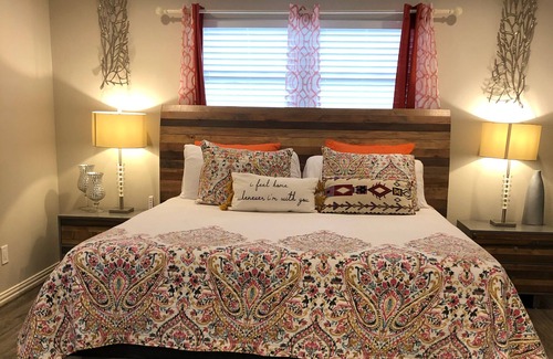 DeSoto House | Comfy, Spacious yet affordable ! Just what you Deserve !