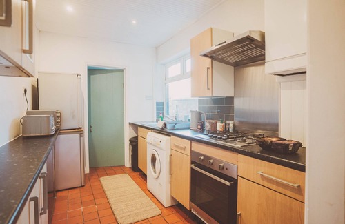 Coventry House | Comfy stay in Coventry - sleeps 6/Wi-Fi/2bathroom
