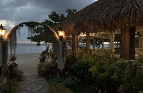 Negril Villa | Comfy Stay in Jamaica -Enjoy 7 Miles of White Sand Beach! by RedAwning