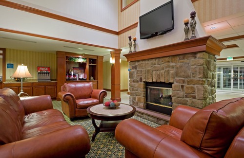 Mount Laurel Apartment | Comfy Studio Only a Short Drive from City Center Philadelphia | 24 Hour Business Center + Fitness Center