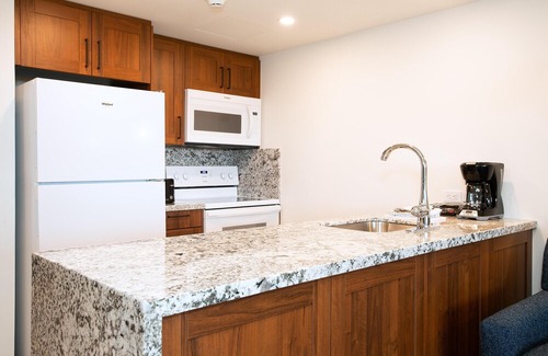 Simpson Bay Apartment | Comfy Studio w/ WiFi, Beach Access, Resort Pool & More!