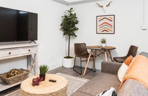 Virginia Highland Apartment | Comfy Studio with Queen Bed, City Walkable!