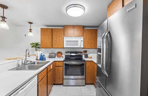 Waikoloa Condo | Comfy Tropical Oasis in Waikoloa Village – BBQs, Heated Pools & Golf Course
