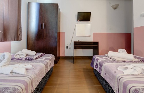 Rozino Apartment | Comfy Twin Room W Breakfast Near The City Center