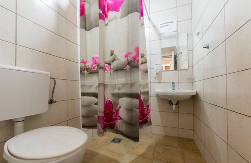 Rozino Apartment | Comfy Twin Room W Breakfast Near The City Center