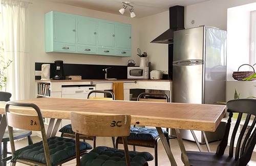 Quins House | Comme une Sieste à L'ombre des Grands Arbres