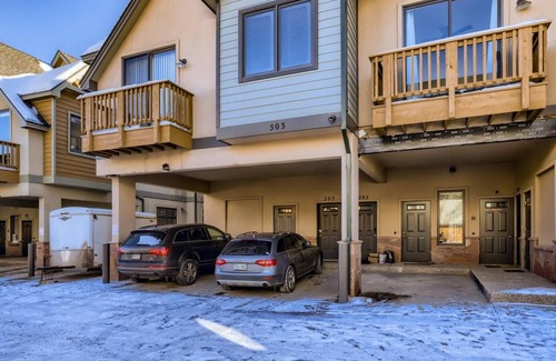 Frisco Condo | Commerce Exchange 203
