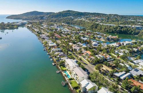 Noosa Heads Apartment | Commodore 5 Modern Waterfront