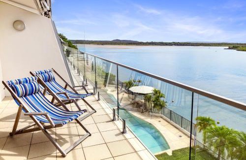 Noosa Heads Apartment | Commodore 8 Top Floor Views
