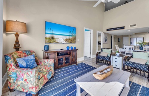 Seagrove Beach Condo | Commodores Retreat 402- Beachfront Condo with Loft and Gulf Views