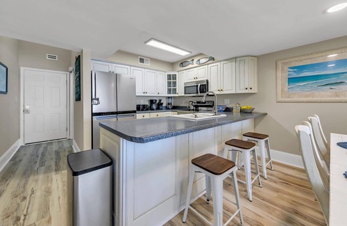 Seagrove Beach Condo | Commodores Retreat 402- Beachfront Condo with Loft and Gulf Views