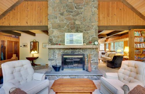 North River House | Community Perks Retreat with Thirteenth Lake Access