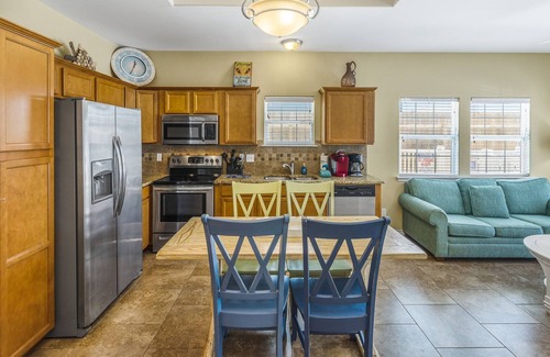 Safe Harbor House | COMMUNITY POOL | 2BD, 2 BA | NEAR BEACH | BEACH BOARDWALK