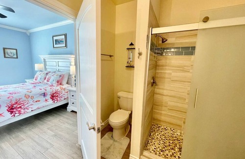 Safe Harbor Condo | Community Pool, Pet-Friendly Living, and Prime Location Near Town and Beach