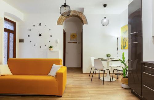 Como Apartment | [Como Centro] Proprio dietro l'Angolo