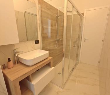 Como Apartment | Como Lake, Dolce Vita - 2 Suites & Vista Duomo