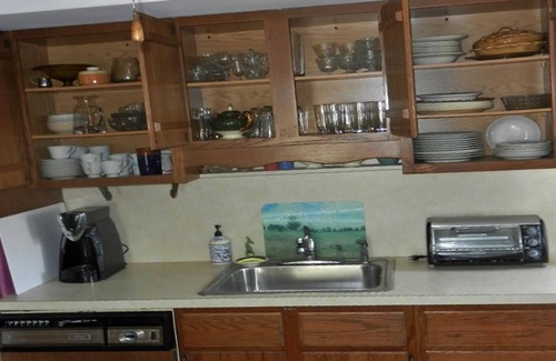 Ship Bottom House | Compact and cozy two-bedroom duplex sleeps six.