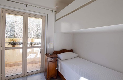 Pizzo Apartment | Compact and nice apartment near the beach.