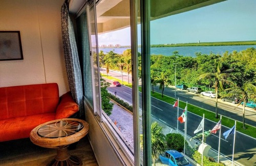 Punta Cancun Apartment | Complete Ocean front view Apartment + kitchen + bathroom 2 beds for 4 people