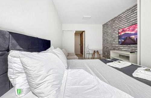 Cerqueira Cesar Apartment | Complete Spacious Jardins Great Location