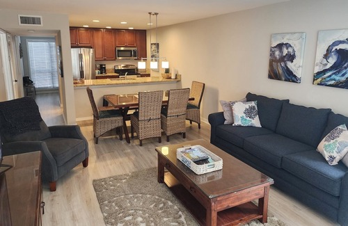 Palmetto Dunes Villa | Completely Renovated Top Floor Villa Steps To Beach