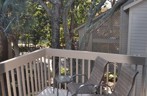 Palmetto Dunes Villa | Completely Renovated Top Floor Villa Steps To Beach